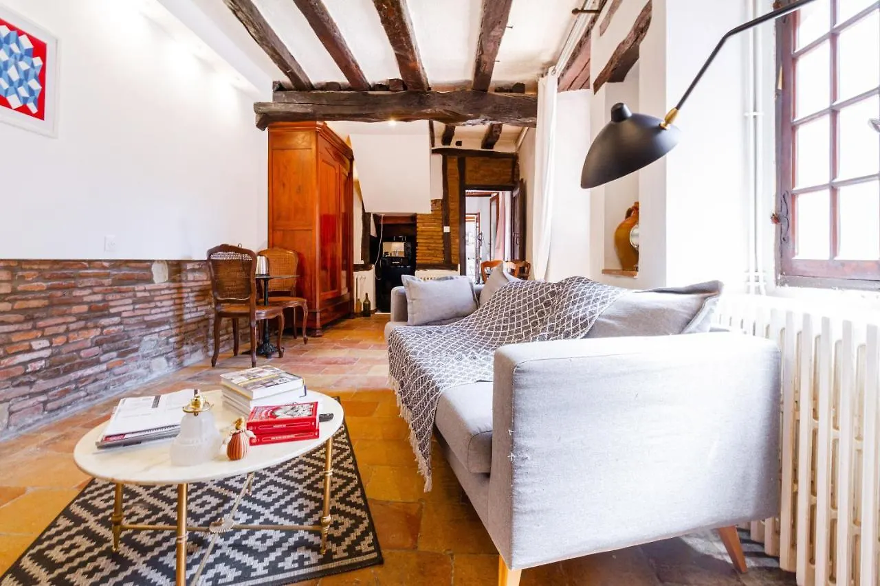 B&B Du Couvent, Vue Chateau Giroussens