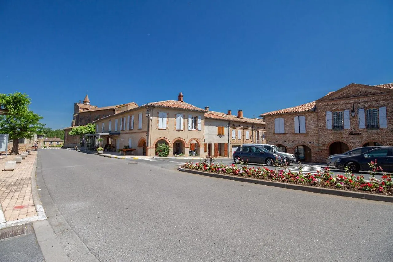 Panzió B&B Du Couvent, Vue Chateau Giroussens